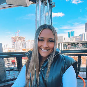 Meet your Posher, Whitney